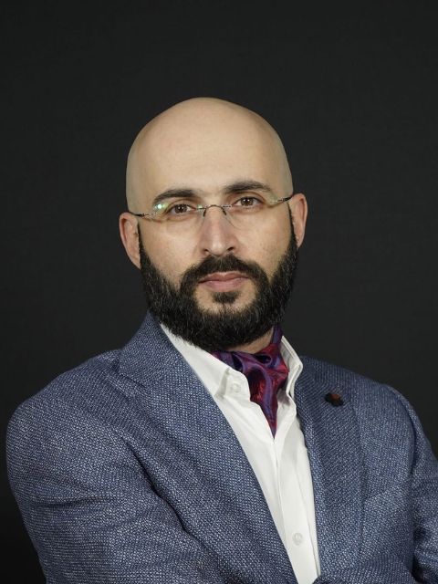 Dr. Elnur Əkbərov